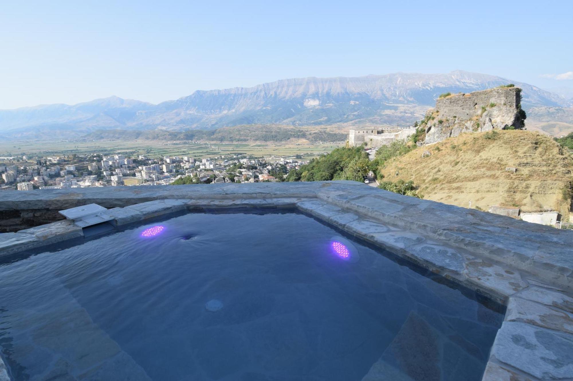Hotel Aqueduct *
